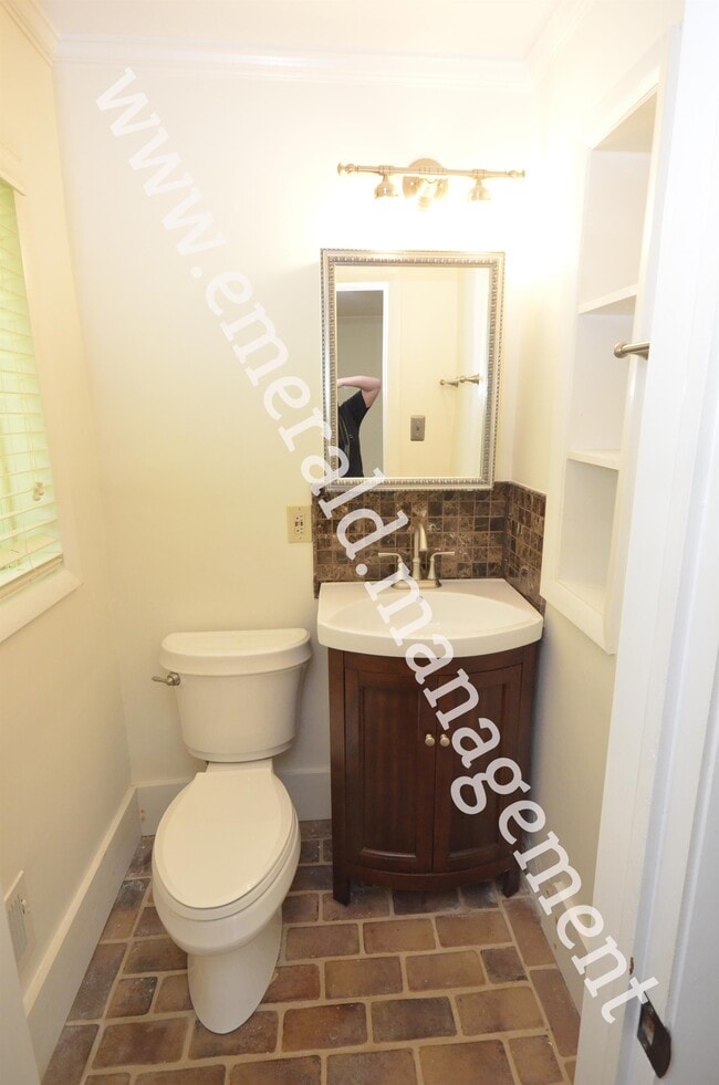 Building Photo - 2644 Harrington Dr