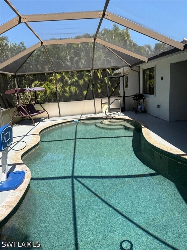 Building Photo - 1325 SW 28th St