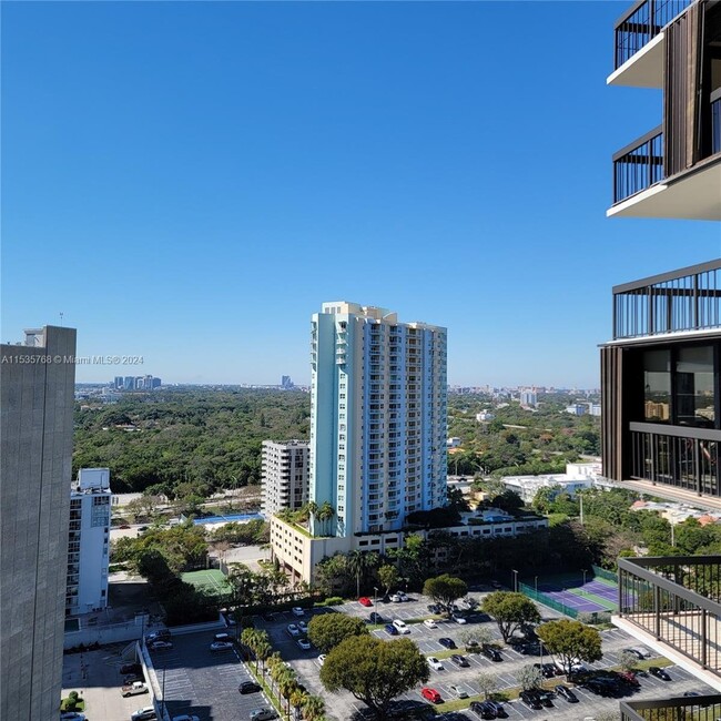 Building Photo - 2333 Brickell Ave