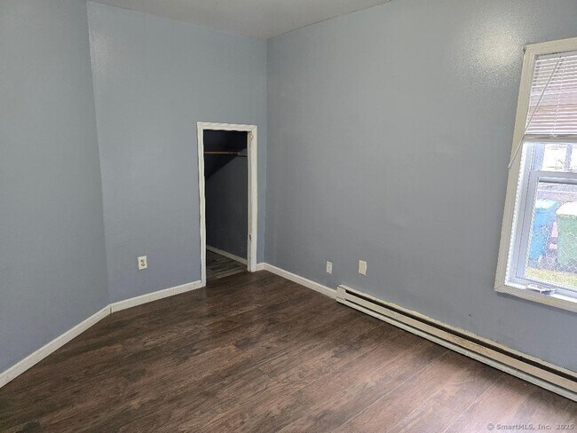 Building Photo - 14 Wood St