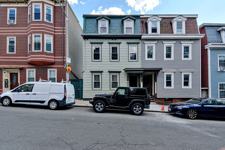Building Photo - 33 Telegraph St