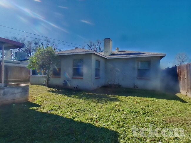 Building Photo - 342 Camellia Way