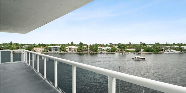 Building Photo - 20515 E Country Club Dr