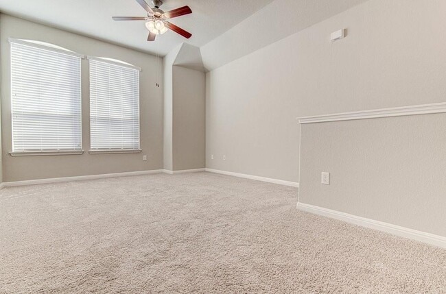 Building Photo - 414 Epiphany Ln