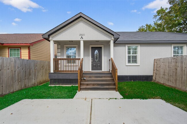 Building Photo - 2509 Moreau St