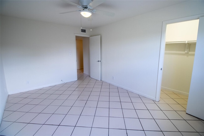 Building Photo - 1505 SW 2nd St