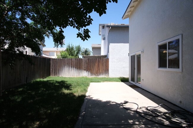 Building Photo - 3 Bedroom 3 bath home in Modesto