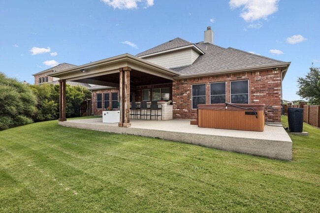 Building Photo - Luxury Living in HERITAGE! This is must se...