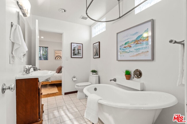 Building Photo - 4450 Alla Rd