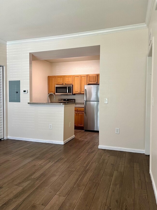 Building Photo - 11811 Estates Club Dr