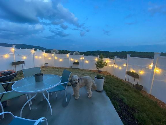 Building Photo - 6849 Village Green Dr