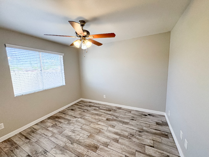 Building Photo - 5105 S La Rosa Dr