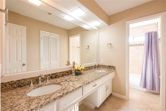 Building Photo - 3333 Sunrise Dr