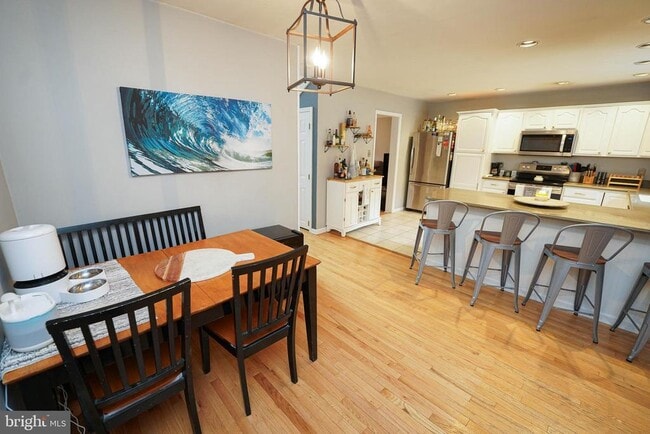 Building Photo - 3727 Village Trail