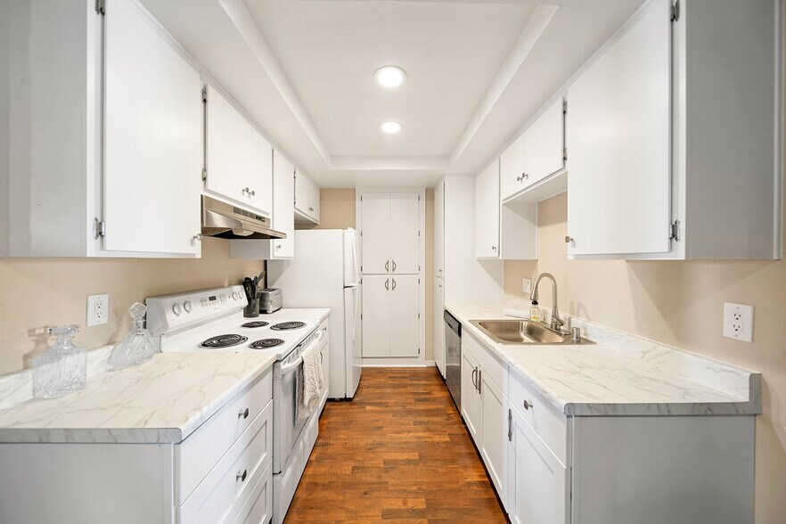 Building Photo - 25611 Quail Run