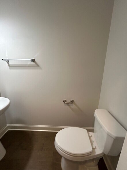 Building Photo - 6016 Barringer Ct