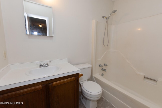 Building Photo - 111 Cherrywood Ct