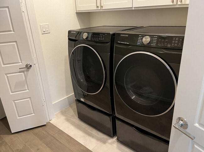 Building Photo - 2643 Fountain Key Blvd