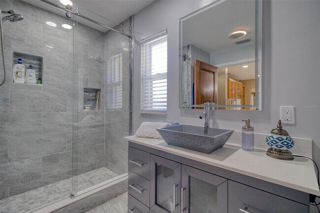 Building Photo - 2315 Minneola Rd