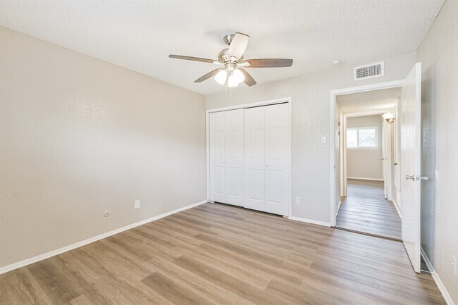 Building Photo - 5646 Birchmont Dr