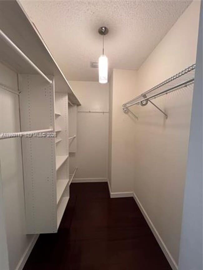 Building Photo - 261 Navarre Ave