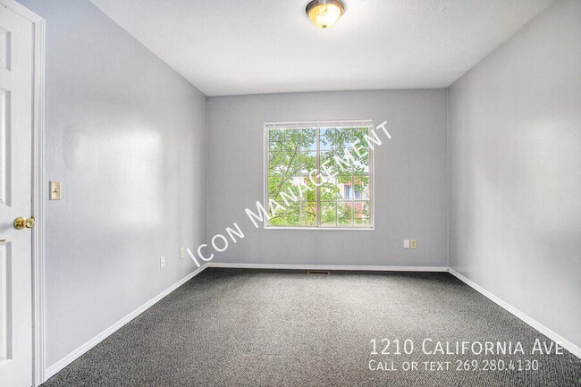 Building Photo - 1210 California Ave