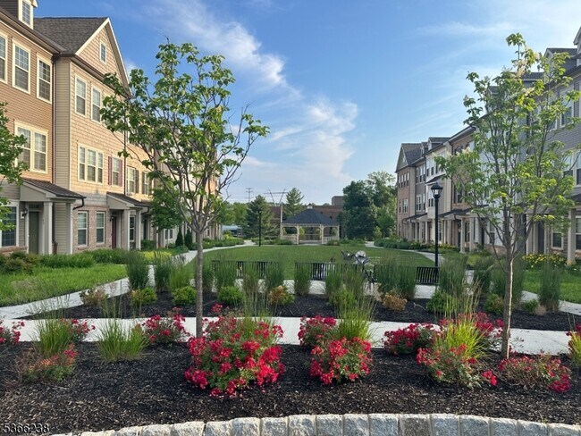 Building Photo - 17 Gala Ct