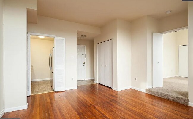 Building Photo - 1714 Park Ave