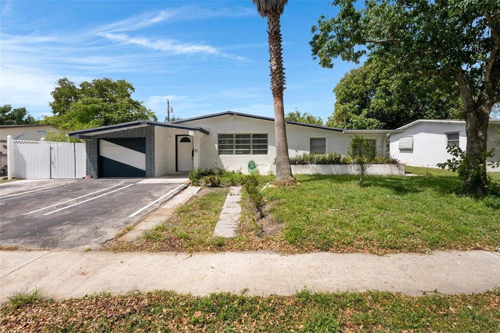 Building Photo - 700 SW 67th Ave