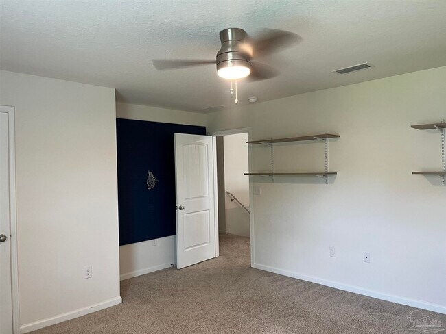Building Photo - 5862 Blackhorse Cir