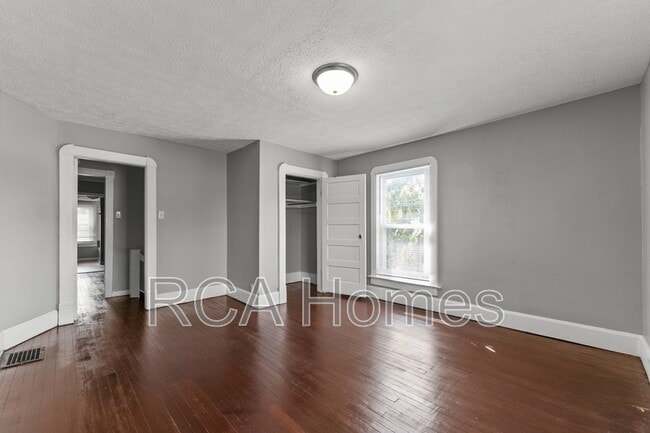 Building Photo - 1009 E Raymond St