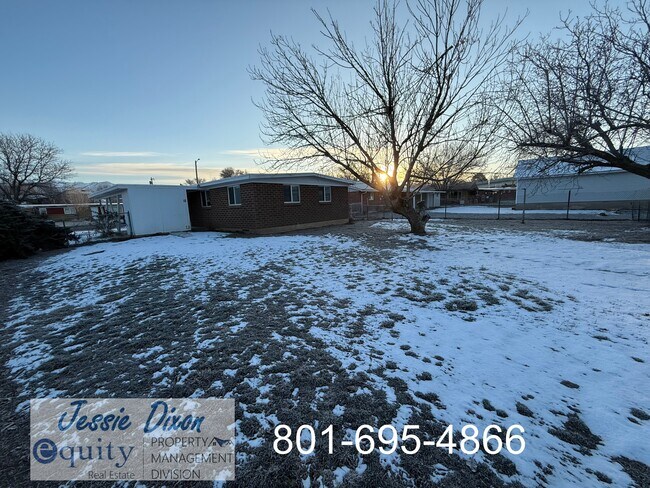 Building Photo - 364 Ann St