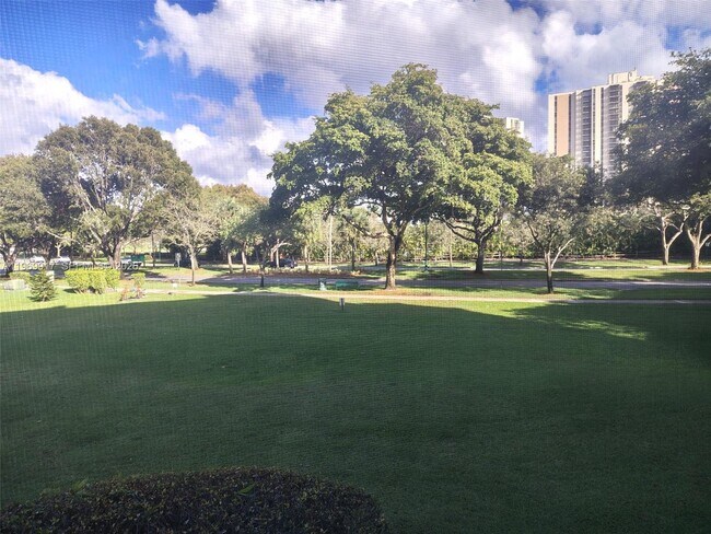 Building Photo - 20400 W Country Club Dr