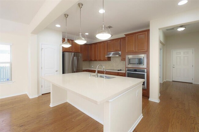 Building Photo - 13020 Kearns Dr