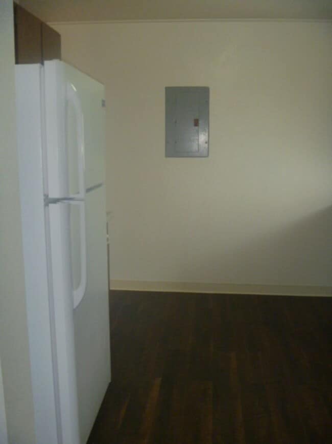 Building Photo - 3/2 $2150.00