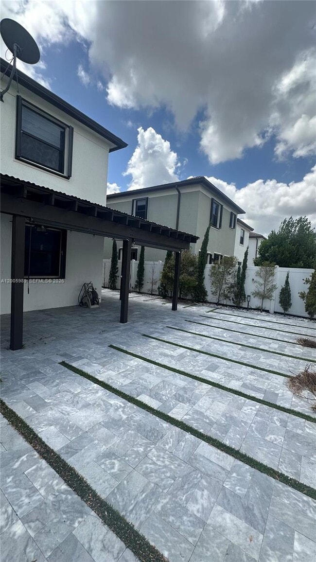 Building Photo - 3423 W 110th St