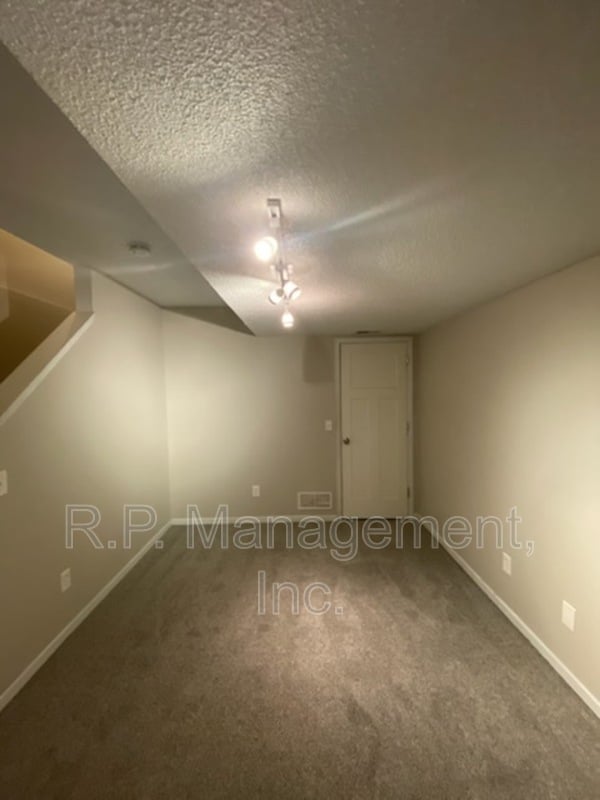Building Photo - 14391 Estates Ave