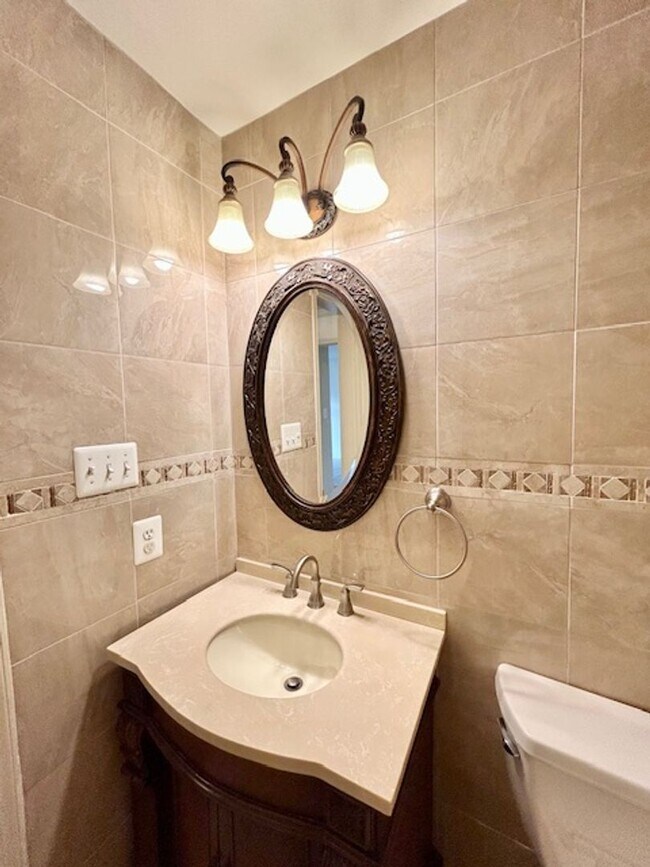 Building Photo - 10714 Kings Riding Way