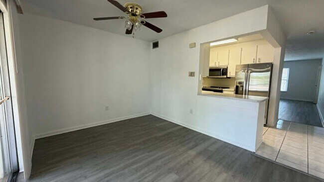 Building Photo - FIRST MONTHS RENT FREE!!! Beautiful 2 MASTER SUITE CONDO in Central Ft. Myers with Over 1200 Sqft.