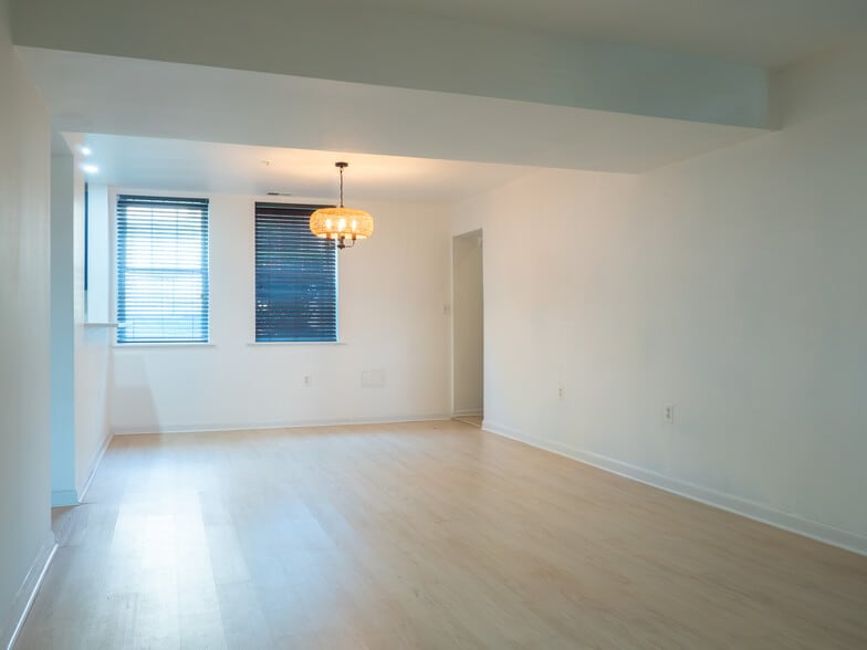 Building Photo - 2300 18th St NE