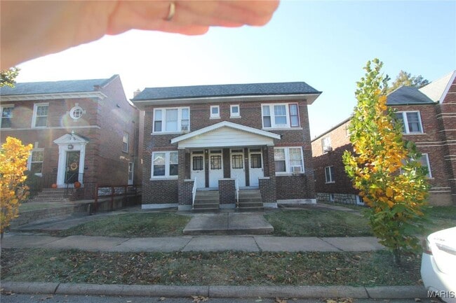 Building Photo - 5424 Rhodes Ave