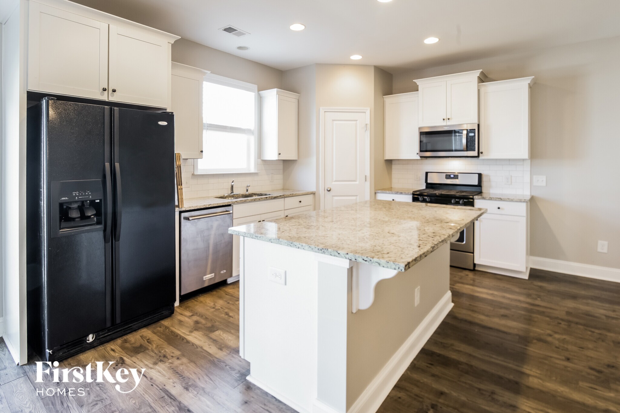 Building Photo - 153 Yorkshire Dr