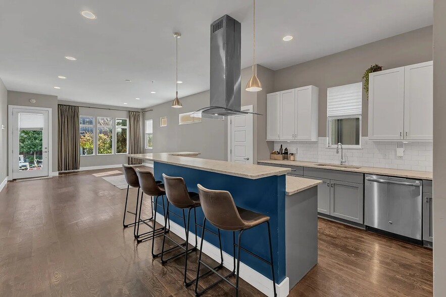 Building Photo - 606B Hume St