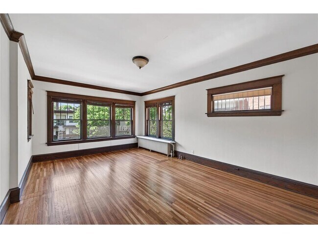 Building Photo - 971 Goodrich Ave