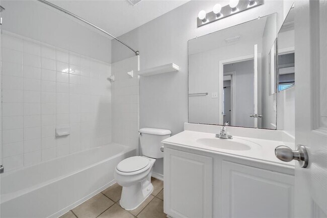 Building Photo - 230 W Stedhill Loop