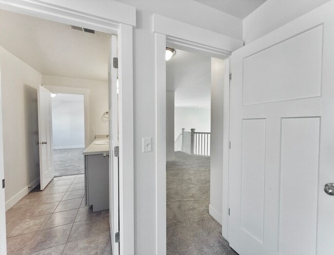 Building Photo - 3 Bed | 2.5 Bath | 2,365 sq ft above grade | Full unfinished basement | 2-car garage