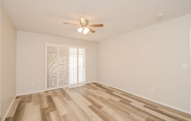 Building Photo - 5226 W Harmont Dr