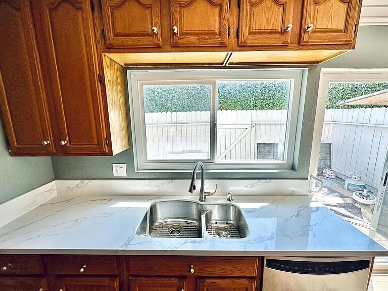 Building Photo - 8452 El Arroyo Dr
