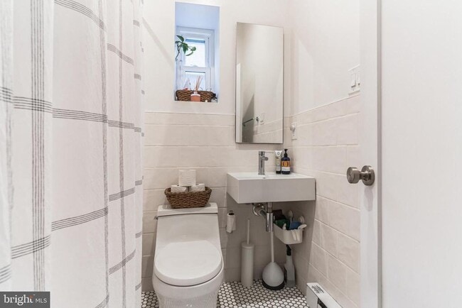 Building Photo - 1108 Pine St