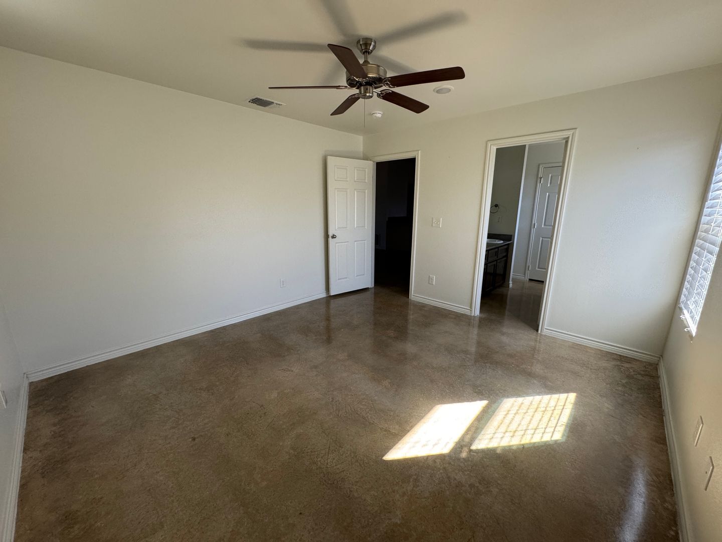 Building Photo - 1800 Emma Naylor Ct